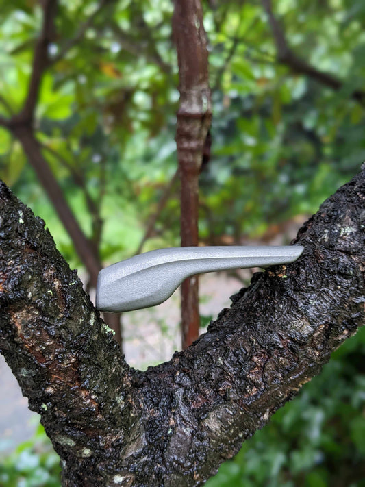 YOKU buckle profile in fork of a tree